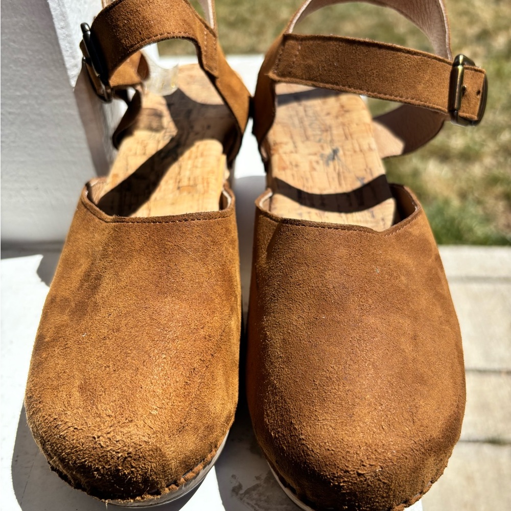MOO SHOES Pepper Clog in Camel from Novacas. Vegan. Size 37. Adjustable strap. - Picture 6 of 7